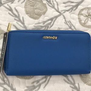 NWT Olivia + Joy “Daphne” Leather Wallet
